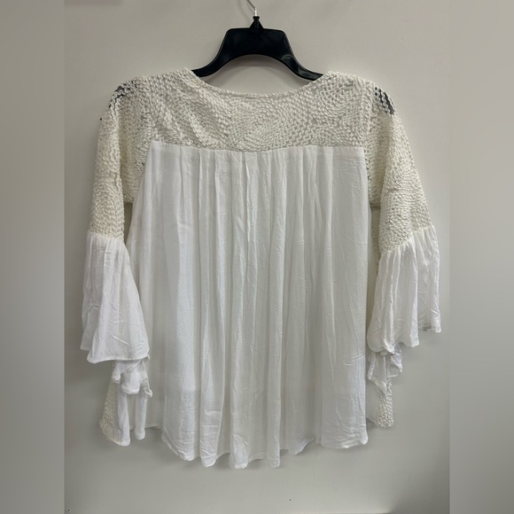 NWT LACE BLOUSE SHEEP TWO LAYERS AND RUFFLED SLEEVES IN CREAM COLOUR SIZE MEDIUM - Picture 5 of 6